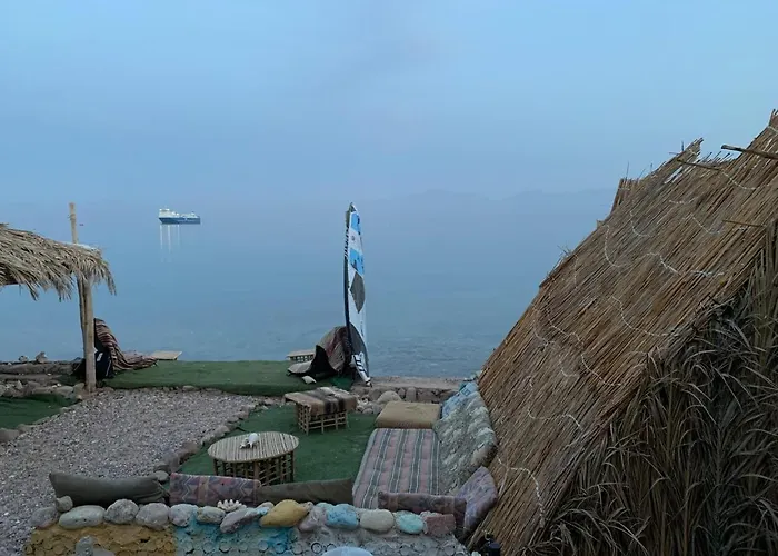 Salt Water Camp مكان تخييم