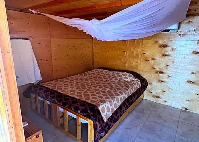 Salt Water Camp 4* نويبع