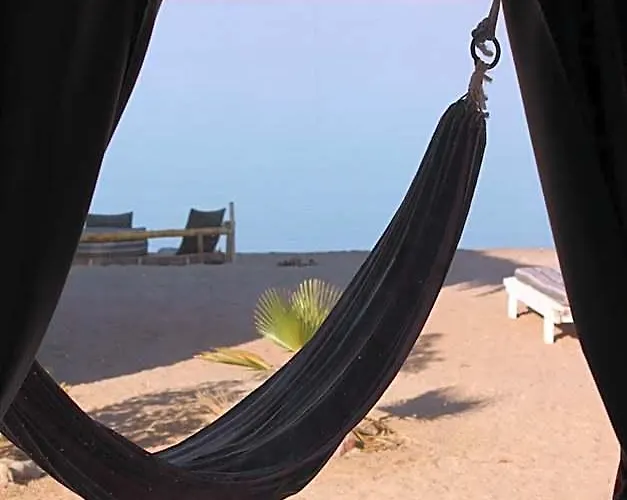 Salt Water Camp مكان تخييم