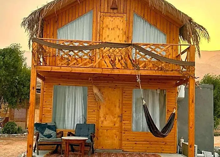 Salt Water Camp مكان تخييم